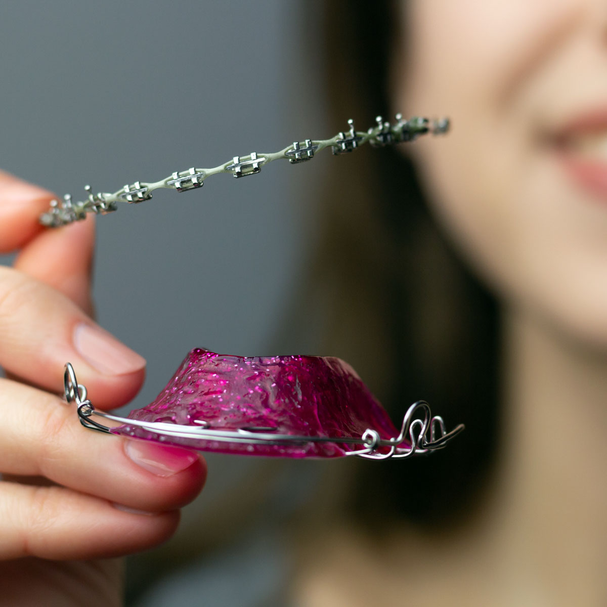 Feste und herausnehmbare Zahnspangen